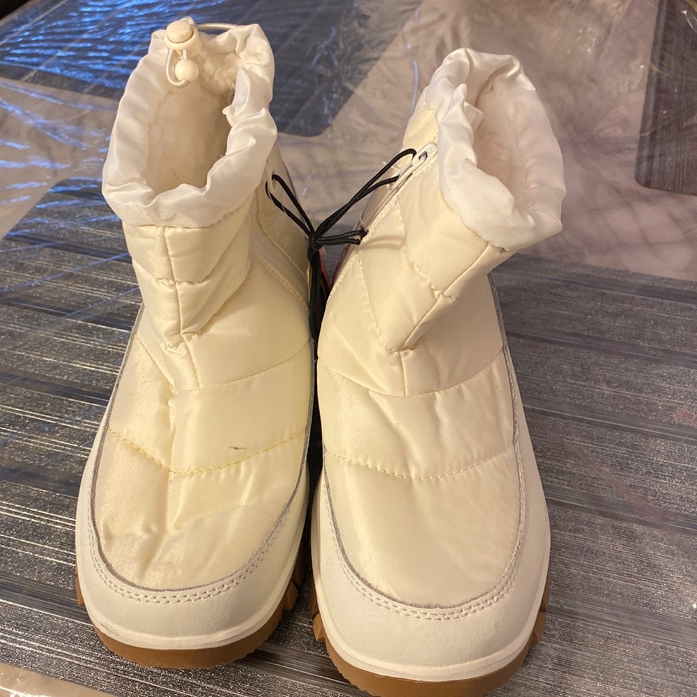 Winter boot, textile and leather upper, textile lining/Sock , man made material